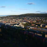 Blick über Sundsvall vom Aussichtsturm auf dem Norra Stadsberget